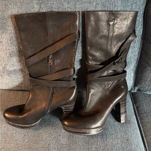 UGG Black Leather Jardin Boots